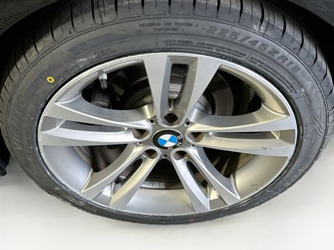 Used 2018 BMW 330i xDrive Sedan w/ Convenience Package AWD/4WD image 11