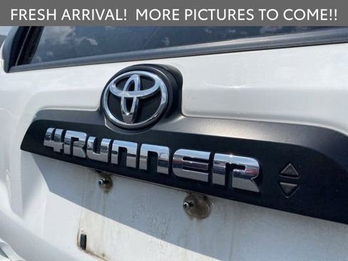 Used 2022 Toyota 4Runner TRD Off-Road AWD/4WD image 9