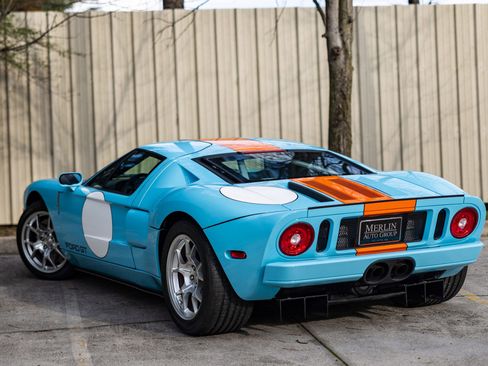 Used 2006 Ford GT RWD image 10