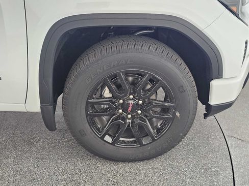 Used 2025 GMC Sierra 1500 Elevation w/ Preferred Package AWD/4WD image 9