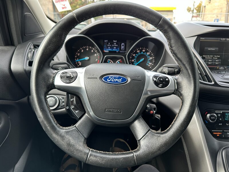 Used 2015 Ford Escape SE w/ Equipment Group 201A FWD image 21