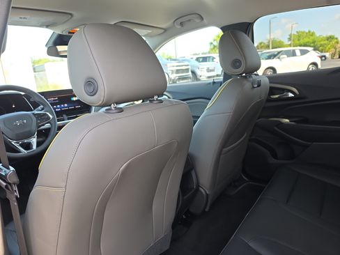 Certified 2025 Chevrolet Trax ACTIV w/ Driver Confidence Package FWD image 11