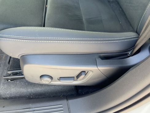 Certified 2023 Volvo XC40 Recharge Ultimate image 13