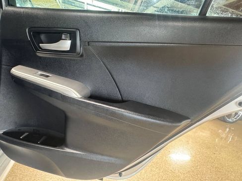 Used 2012 Toyota Camry SE FWD image 12