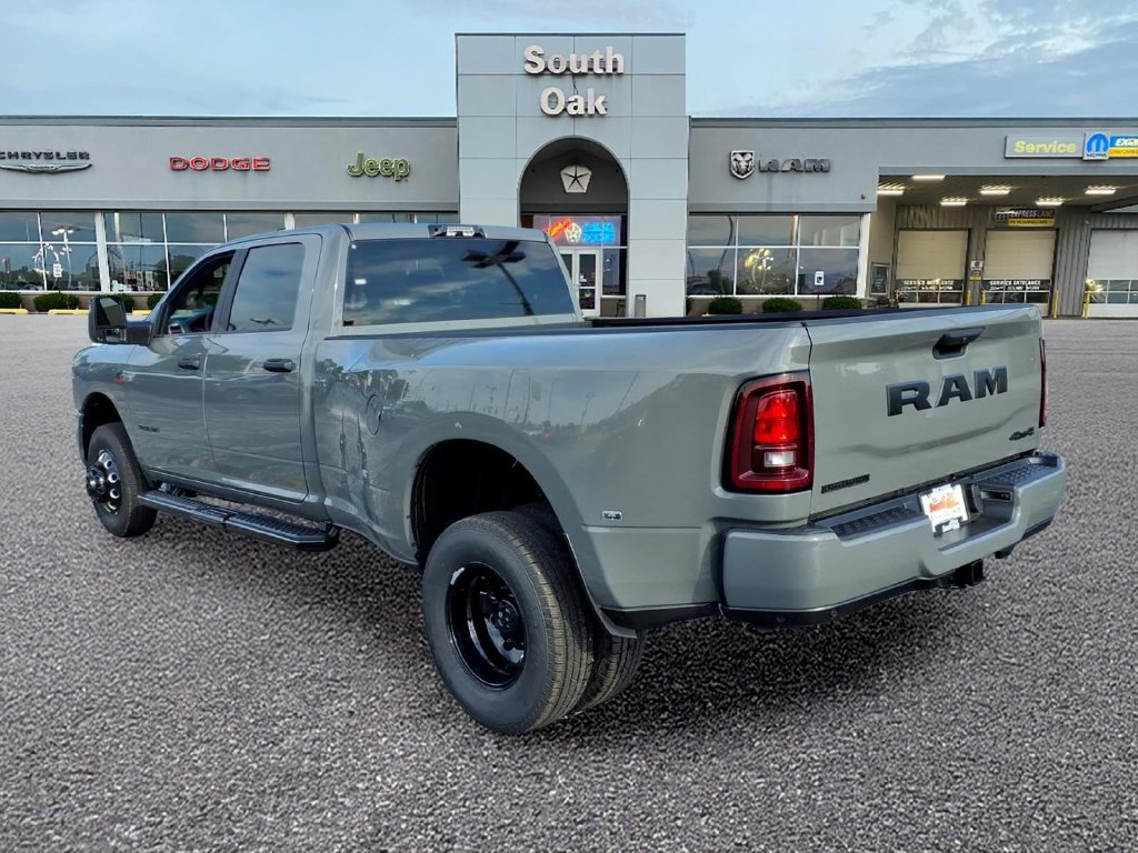 New 2027 RAM 3500 Big Horn AWD/4WD image 4