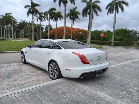 Used 2019 Jaguar XJ L Portfolio RWD image 5