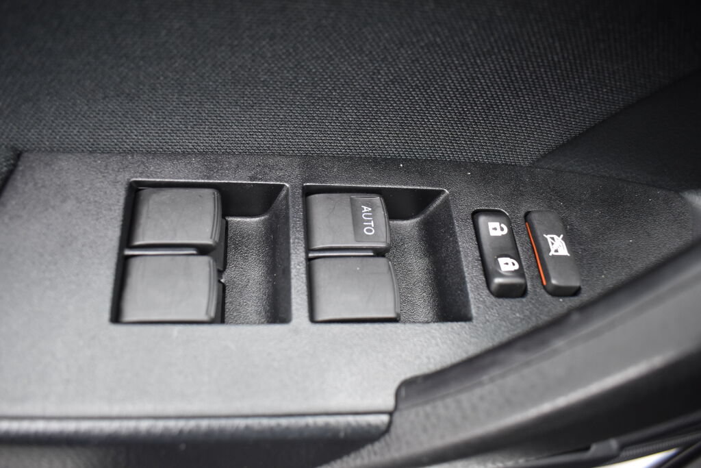 Used 2017 Toyota Corolla LE FWD image 16