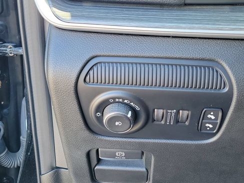 Used 2024 Jeep Wagoneer Series II w/ Flexible Seating Group AWD/4WD image 23