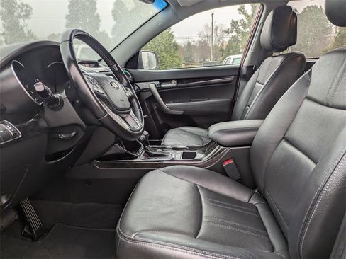 Used 2014 Kia Sorento LX w/ Touring Package (LX) image 21