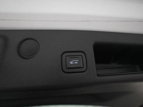 Used 2018 Chevrolet Equinox LT AWD/4WD image 15