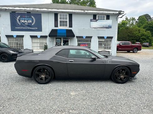 Used 2020 Dodge Challenger R/T Scat Pack w/ T/A Package RWD image 4