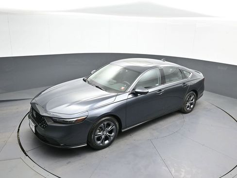 Certified 2023 Honda Accord EX image 32