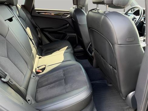 Used 2017 Porsche Macan S image 32