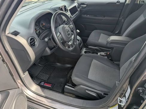 Used 2016 Jeep Patriot Latitude FWD image 9