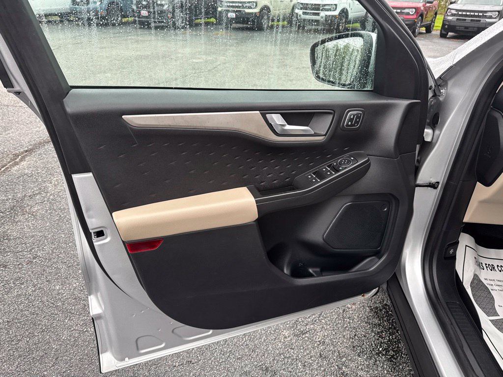 Used 2020 Ford Escape SEL FWD image 25