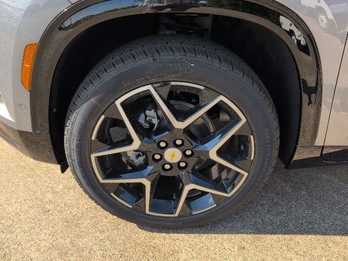 New 2026 Chevrolet Traverse High Country w/ LPO, Floor Liner Package image 3