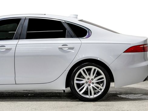 Used 2018 Jaguar XF Portfolio RWD image 15