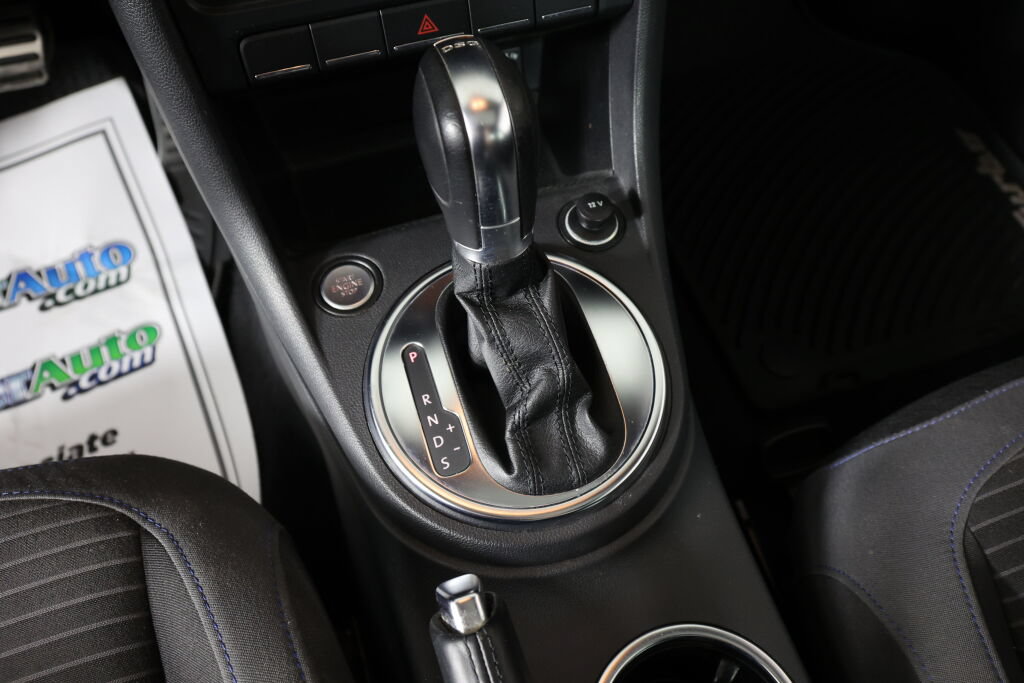 Used 2012 Volkswagen Beetle 2.0T FWD image 29