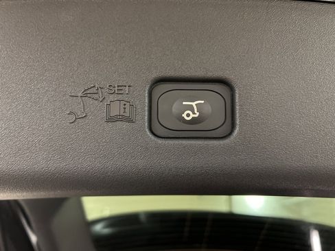 Certified 2025 Lincoln Nautilus Premier w/ Equipment Group 102A image 38