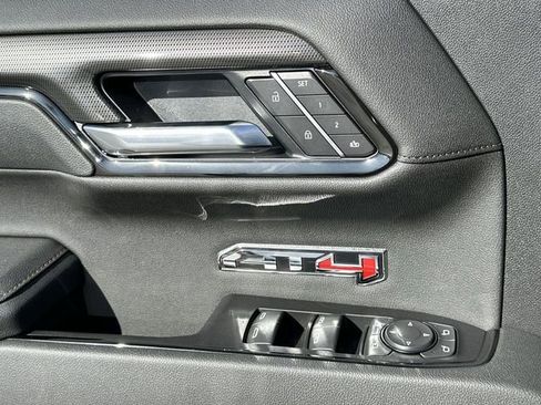 New 2026 GMC Sierra 1500 AT4 w/ AT4 Premium Package AWD/4WD image 24