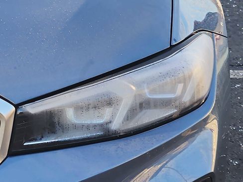 Used 2025 BMW 330i xDrive Sedan w/ M Sport Package image 9