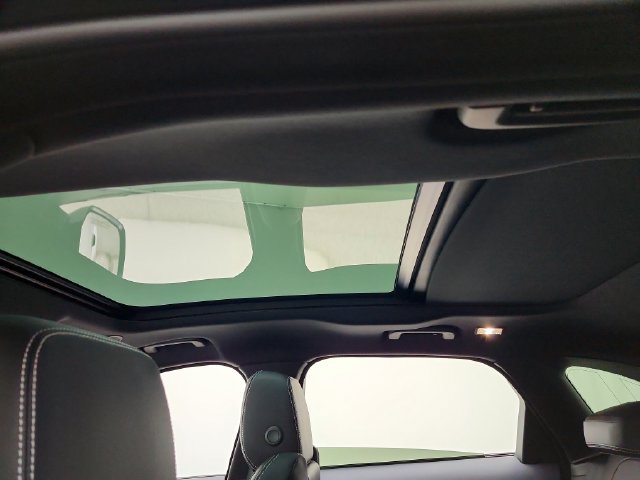 New 2026 Jaguar F-PACE R-Dynamic S AWD/4WD image 22