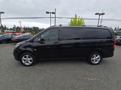 Used 2017 Mercedes-Benz Metris image 4