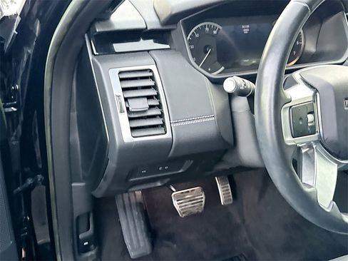 Used 2023 Land Rover Discovery S R-Dynamic image 11