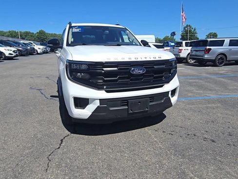 Used 2025 Ford Expedition Active AWD/4WD image 14