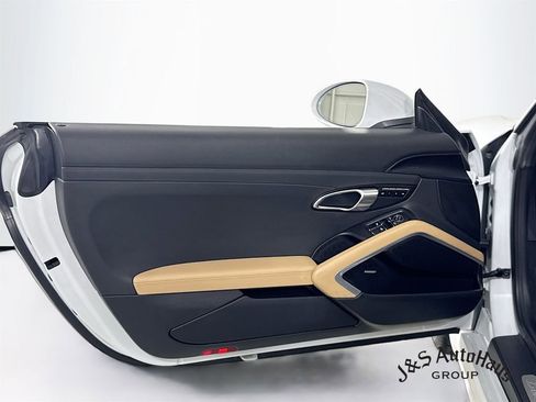 Used 2018 Porsche 718 Boxster S image 22