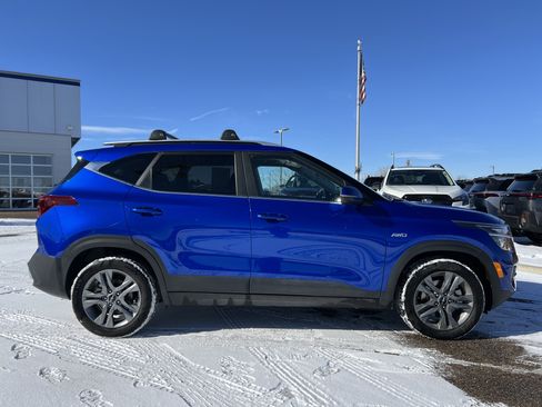 Used 2023 Kia Seltos S image 9