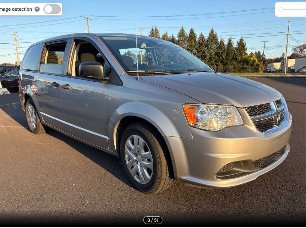 Used 2019 Dodge Grand Caravan SE w/ UConnect Hands-Free Group FWD image 3