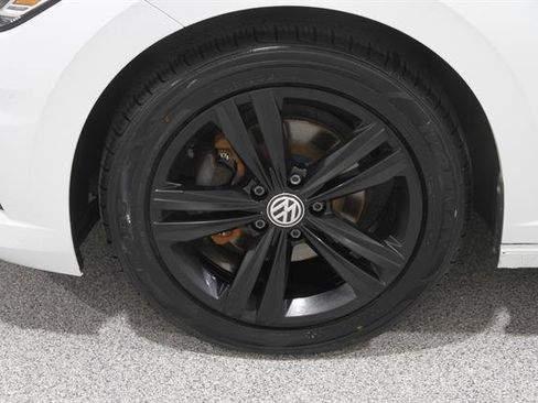 Used 2020 Volkswagen Jetta R-Line w/ R-Line Cold Weather Package FWD image 20