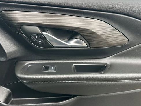 Used 2024 GMC Terrain SLE image 20