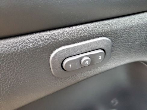 Used 2022 Jeep Grand Cherokee Limited w/ Luxury Group II image 25