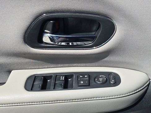Used 2017 Honda HR-V EX image 22
