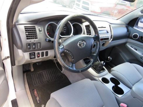 Used 2008 Toyota Tacoma PreRunner image 7