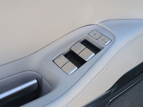 Used 2025 Lincoln Navigator Reserve AWD/4WD image 13