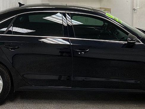 Used 2018 Volkswagen Passat 2.0T SE image 4