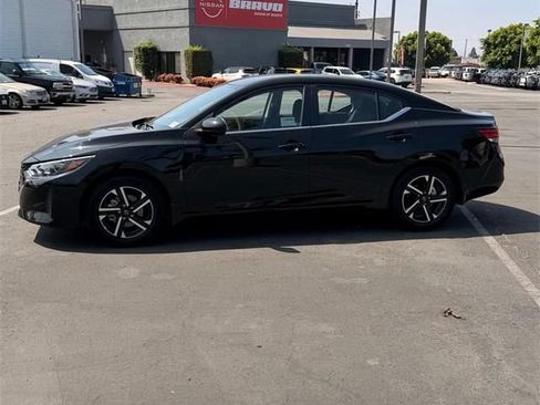 Used 2025 Nissan Sentra SV FWD image 4