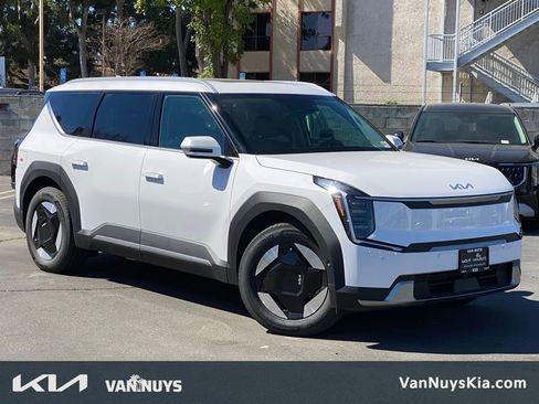 New 2026 Kia EV9 Wind image 1