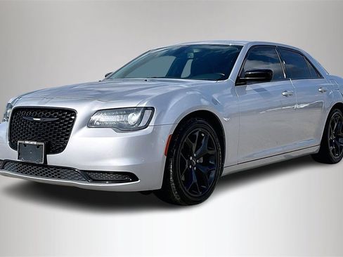 Used 2021 Chrysler 300 Touring w/ Sport Appearance Package image 2
