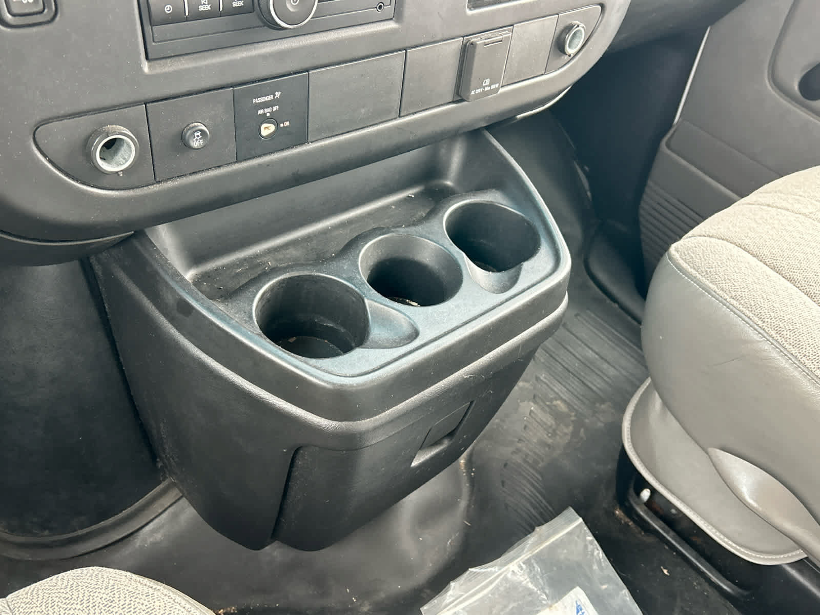 Used 2015 GMC Savana 3500 RWD image 21