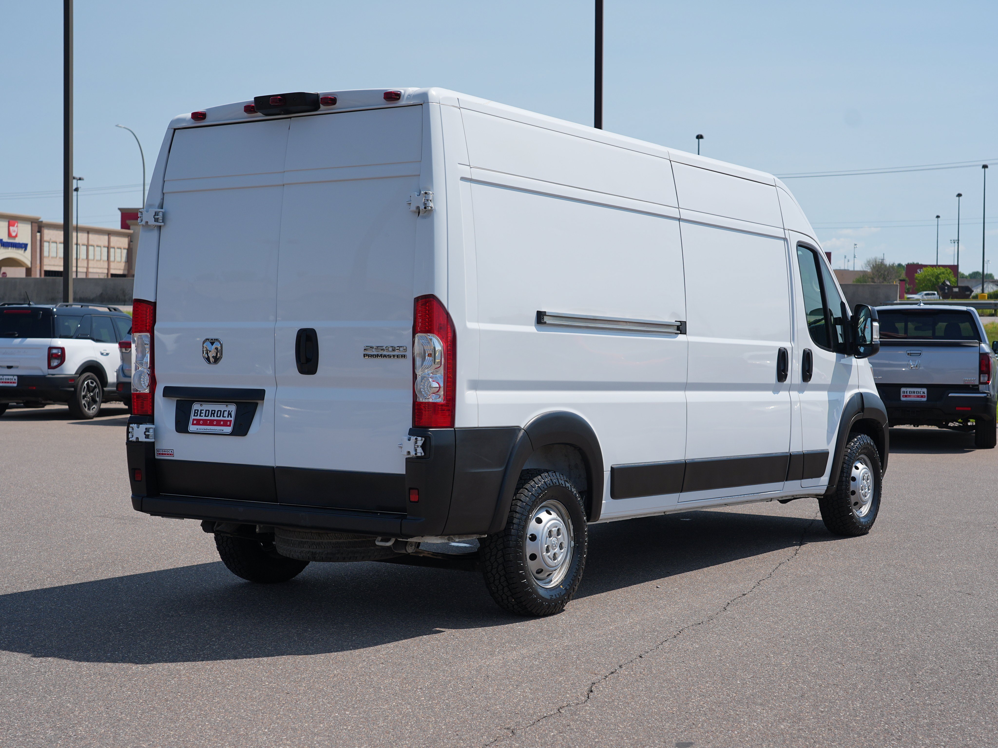 Used 2023 RAM ProMaster 2500 FWD image 3