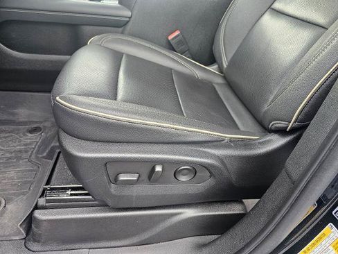 Used 2023 GMC Yukon SLT RWD image 49