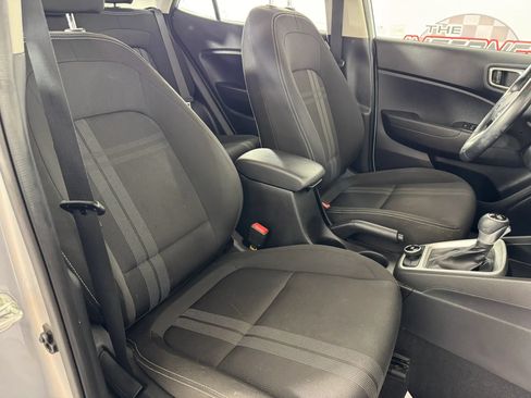 Used 2021 Hyundai Venue SEL FWD image 31