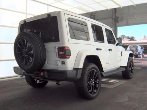 Used 2024 Jeep Wrangler Unlimited Sahara w/ Technology Group AWD/4WD image 4