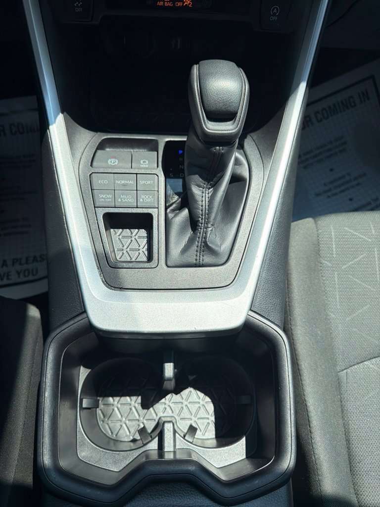 Used 2025 Toyota RAV4 XLE AWD/4WD image 33