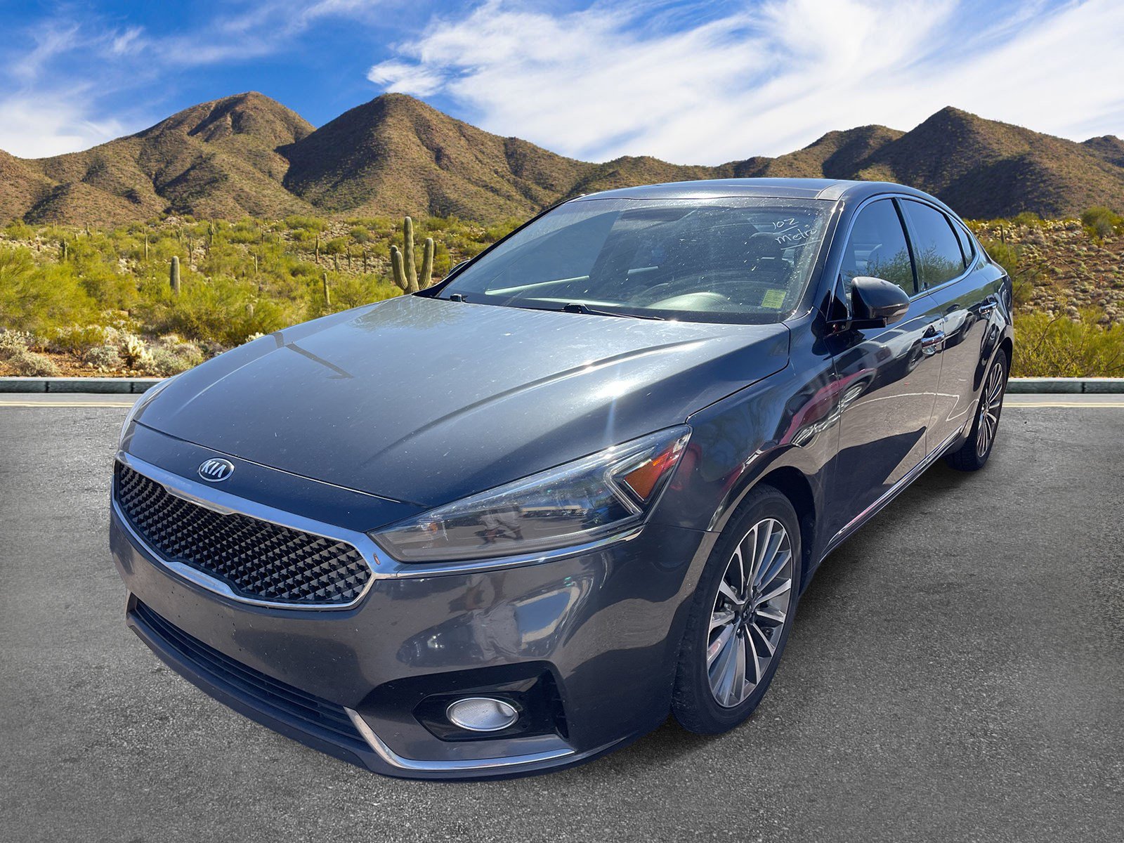 Used 2017 Kia Cadenza Premium w/ Luxury Package FWD image 2