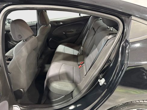 Used 2019 Chevrolet Cruze LT w/ Convenience Package FWD image 10